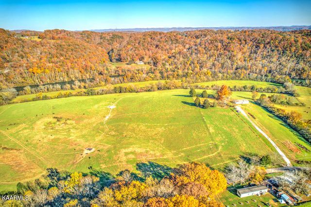 311 Ross Cemetery Rd, Rocky Top, TN 37769