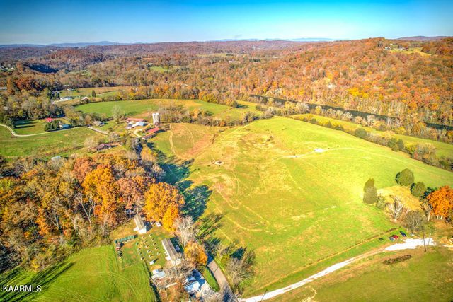 311 Ross Cemetery Rd, Rocky Top, TN 37769