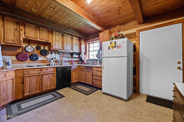 311 Ross Cemetery Rd, Rocky Top, TN 37769