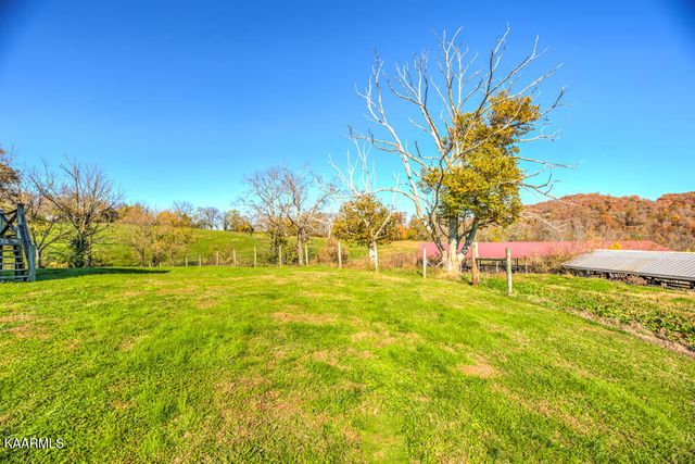 311 Ross Cemetery Rd, Rocky Top, TN 37769