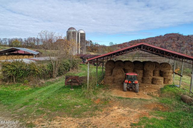 311 Ross Cemetery Rd, Rocky Top, TN 37769