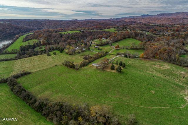 311 Ross Cemetery Rd, Rocky Top, TN 37769