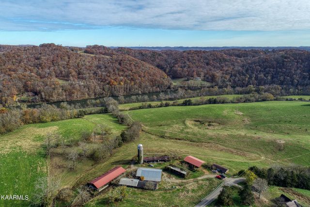 311 Ross Cemetery Rd, Rocky Top, TN 37769