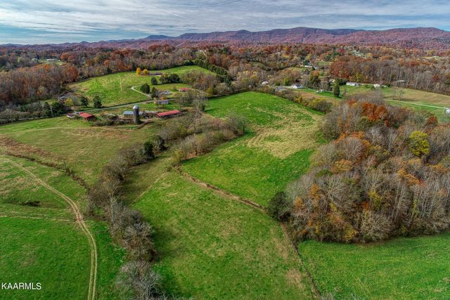 311 Ross Cemetery Rd, Rocky Top, TN 37769