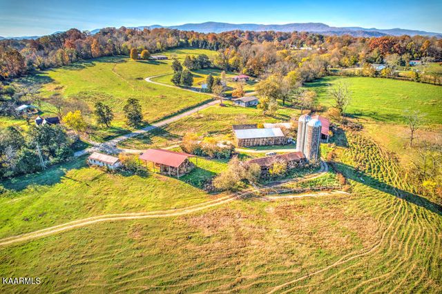 311 Ross Cemetery Rd, Rocky Top, TN 37769