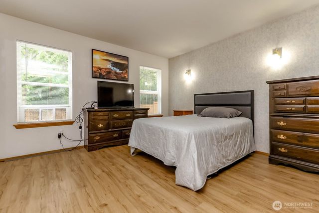 8303 170th Street E, Puyallup, WA 98375