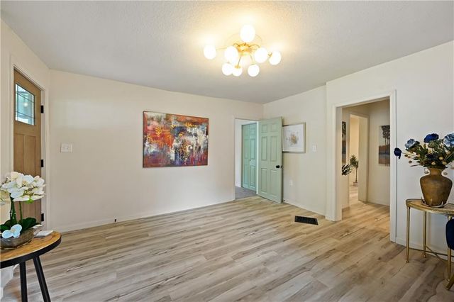 110 Campbell Street, Pleasant Hill, MO 64080