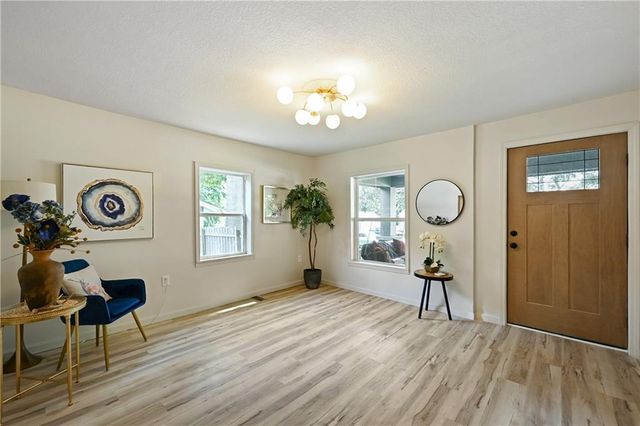 110 Campbell Street, Pleasant Hill, MO 64080