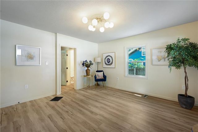 110 Campbell Street, Pleasant Hill, MO 64080
