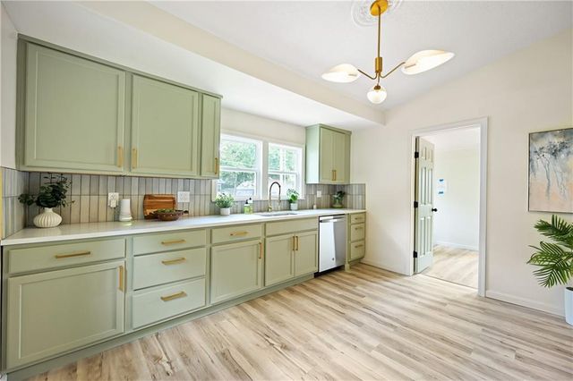 110 Campbell Street, Pleasant Hill, MO 64080