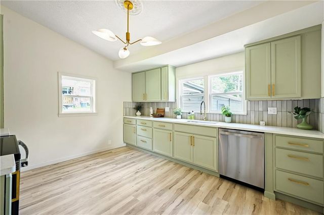 110 Campbell Street, Pleasant Hill, MO 64080