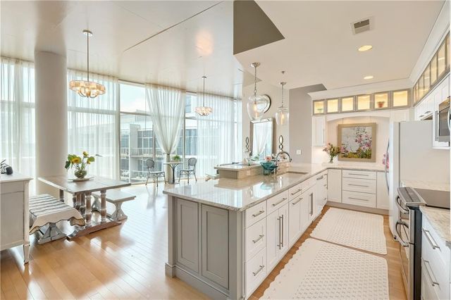 950 W Peachtree Street NW 2003, Atlanta, GA 30309