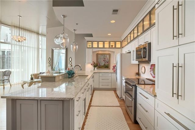 950 W Peachtree Street NW 2003, Atlanta, GA 30309