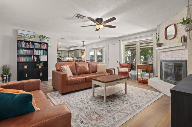 1819 Meadow Creek Drive, Pearland, TX 77581