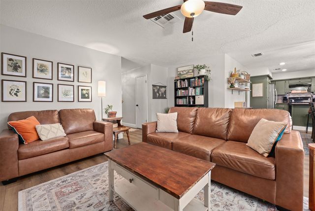 1819 Meadow Creek Drive, Pearland, TX 77581