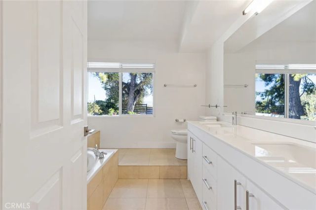 20509 Califa, Woodland Hills, CA 91367