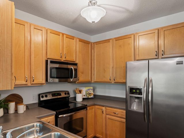 4980 Garland Court N G, Plymouth, MN 55446