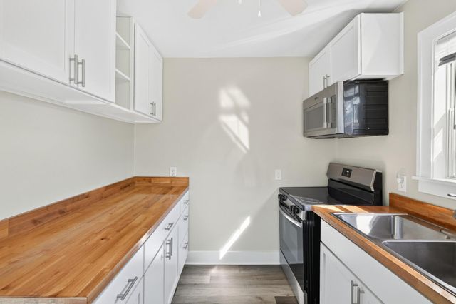 2346 Ferrant Place, Minneapolis, MN 55411