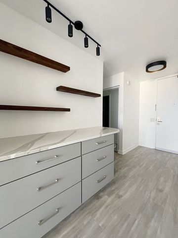 4343 N Clarendon Avenue 2418, Chicago, IL 60613