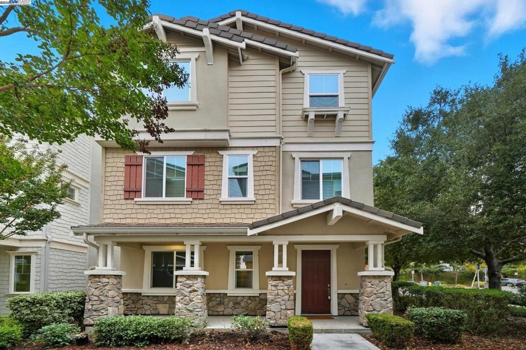7092 N Mariposa Ct, Dublin, CA 94568