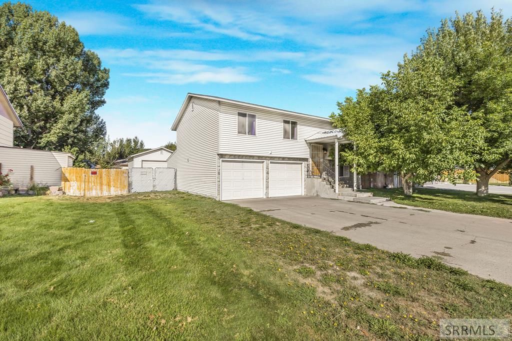 Image 3 of property listing at 867 Coachman Drive, Idaho Falls, ID 83402