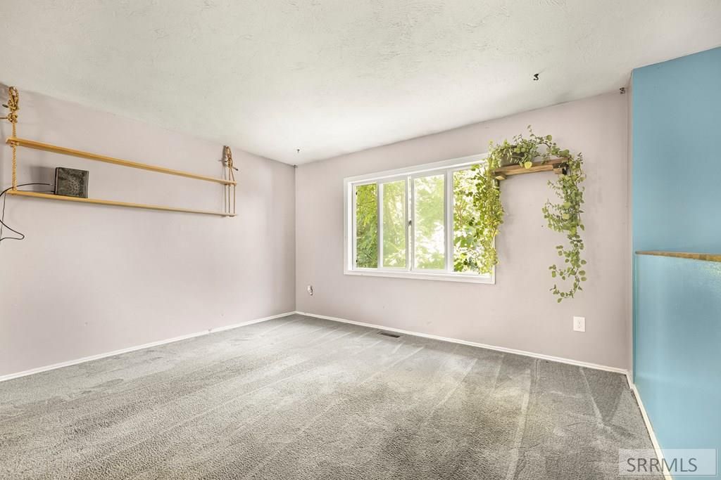 Image 6 of property listing at 867 Coachman Drive, Idaho Falls, ID 83402