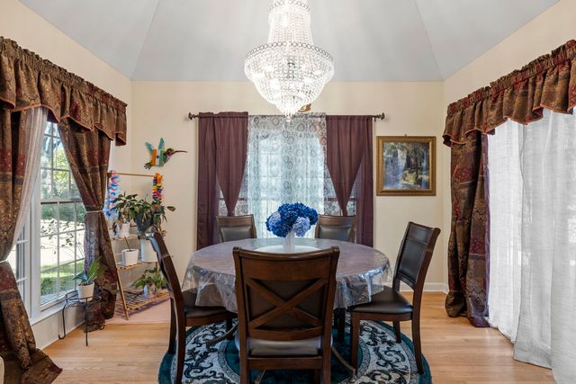 725 Heath Court, Westmont, IL 60559