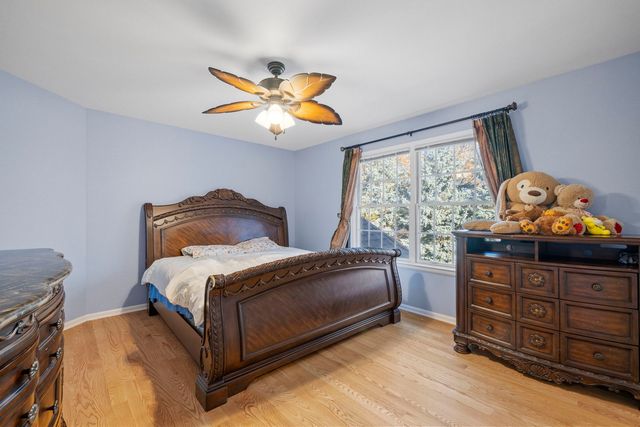 725 Heath Court, Westmont, IL 60559