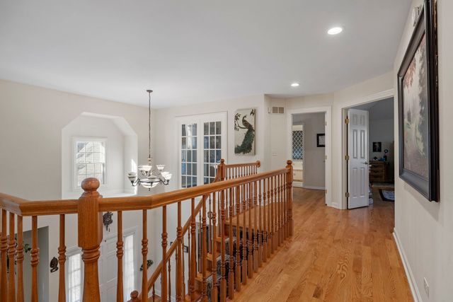 725 Heath Court, Westmont, IL 60559