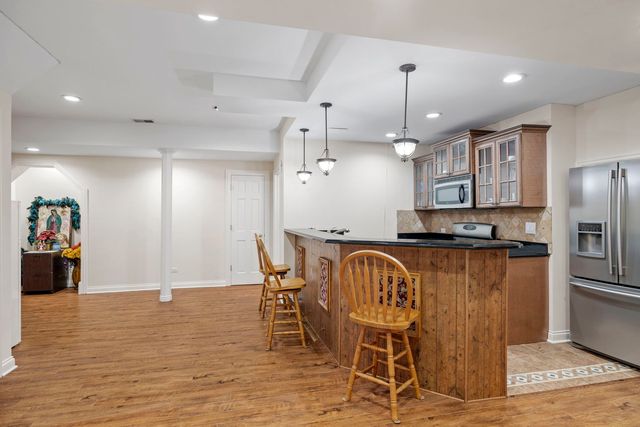 725 Heath Court, Westmont, IL 60559