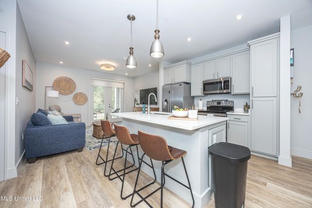 2501 Bienville Boulevard, 413, Ocean Springs, MS 39564