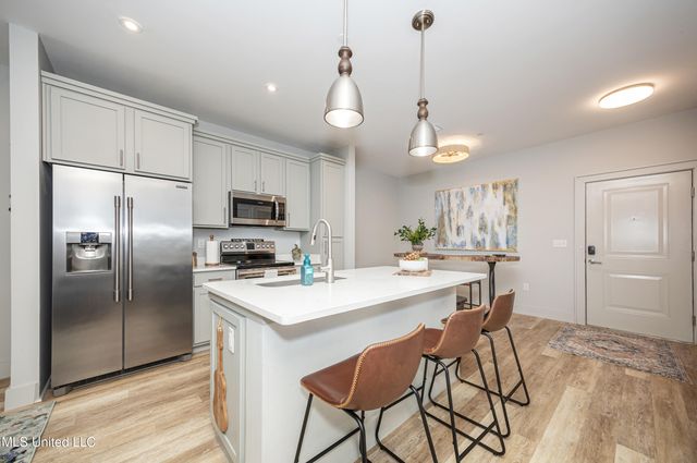 2501 Bienville Boulevard, 413, Ocean Springs, MS 39564