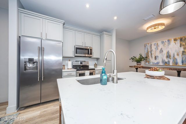 2501 Bienville Boulevard, 413, Ocean Springs, MS 39564