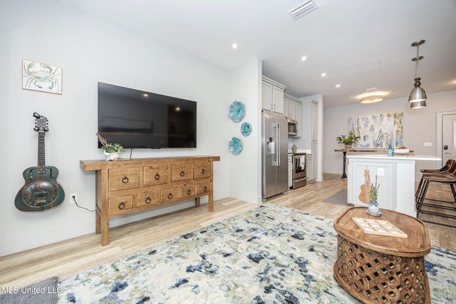 2501 Bienville Boulevard, 413, Ocean Springs, MS 39564