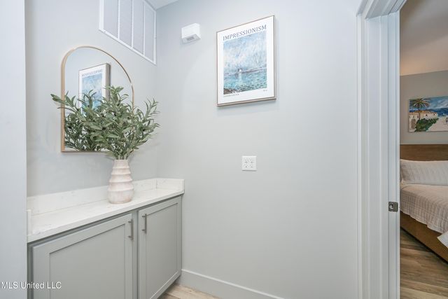 2501 Bienville Boulevard, 413, Ocean Springs, MS 39564