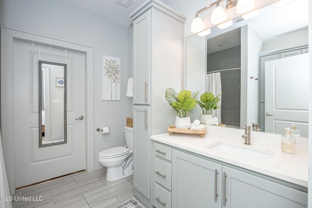 2501 Bienville Boulevard, 413, Ocean Springs, MS 39564