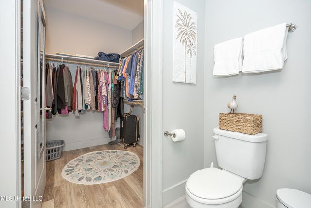 2501 Bienville Boulevard, 413, Ocean Springs, MS 39564