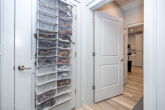 2501 Bienville Boulevard, 413, Ocean Springs, MS 39564