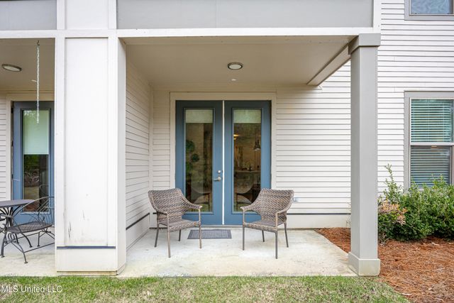 2501 Bienville Boulevard, 413, Ocean Springs, MS 39564