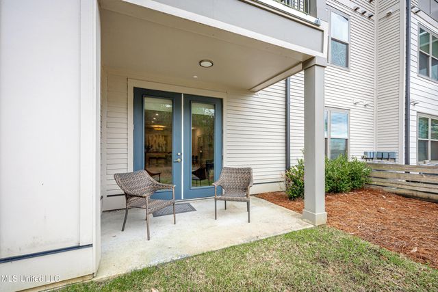 2501 Bienville Boulevard, 413, Ocean Springs, MS 39564