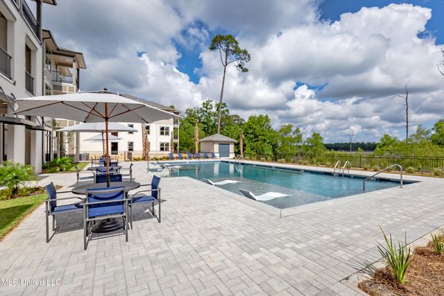 2501 Bienville Boulevard, 413, Ocean Springs, MS 39564