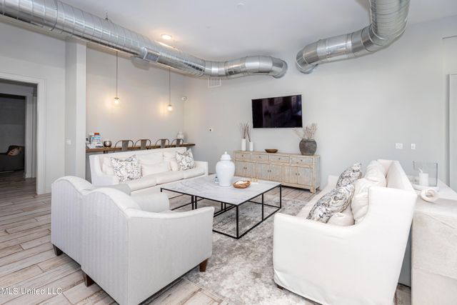 2501 Bienville Boulevard, 413, Ocean Springs, MS 39564