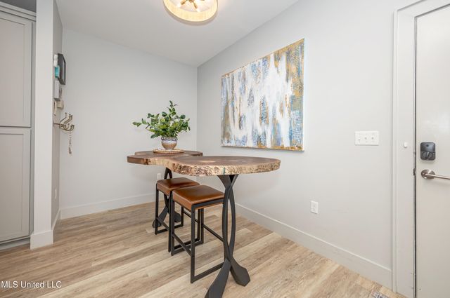 2501 Bienville Boulevard, 413, Ocean Springs, MS 39564