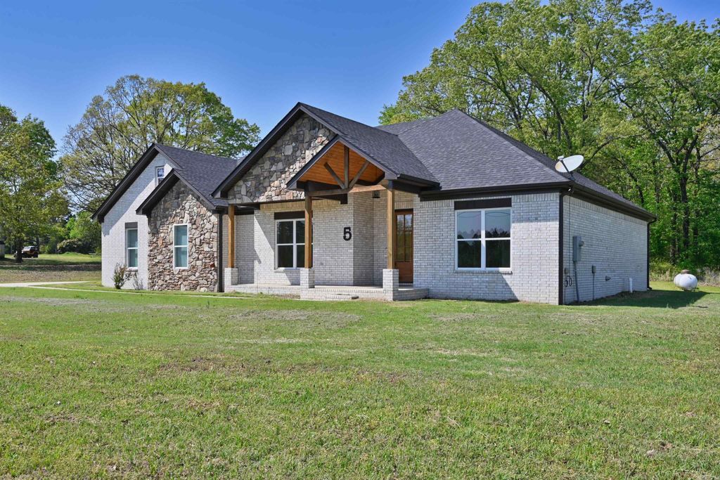 5 Hargrove Road, Greenbrier, AR 72058