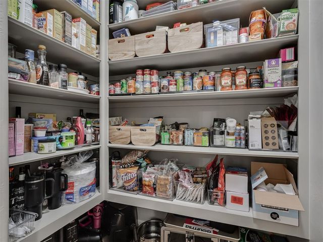 4205 Bridge Wood Lane, Oklahoma City, OK 73179