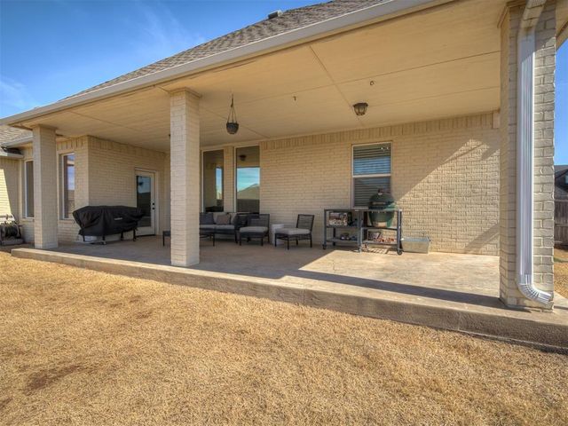 4205 Bridge Wood Lane, Oklahoma City, OK 73179