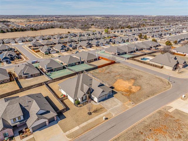 4205 Bridge Wood Lane, Oklahoma City, OK 73179