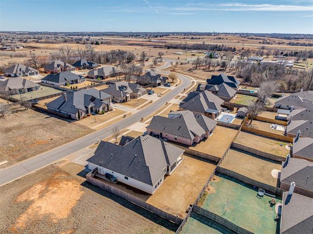 4205 Bridge Wood Lane, Oklahoma City, OK 73179