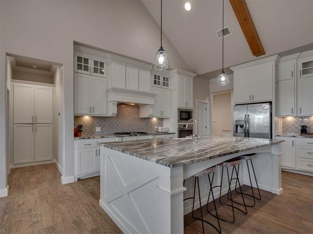 4205 Bridge Wood Lane, Oklahoma City, OK 73179