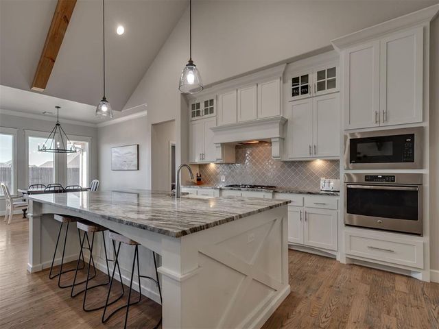 4205 Bridge Wood Lane, Oklahoma City, OK 73179